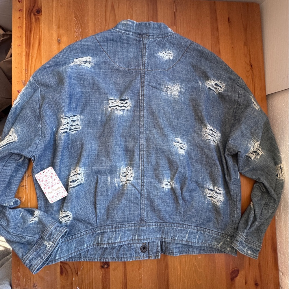 Free people denim, distressed, blue, jean jacket, size, large cotton NWT - Picture 5 of 14